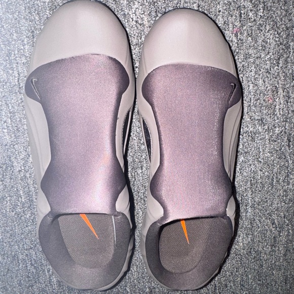 Nike Clogposite in Ironstone